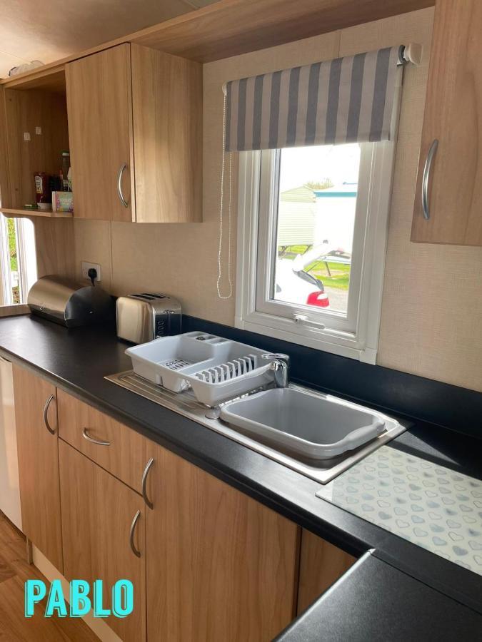 Towyn Six Berth En Suite Caravan Рил Екстериор снимка
