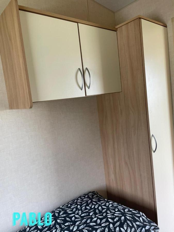 Towyn Six Berth En Suite Caravan Рил Екстериор снимка