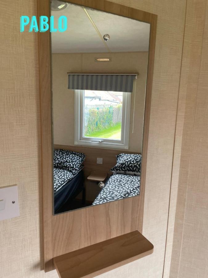 Towyn Six Berth En Suite Caravan Рил Екстериор снимка