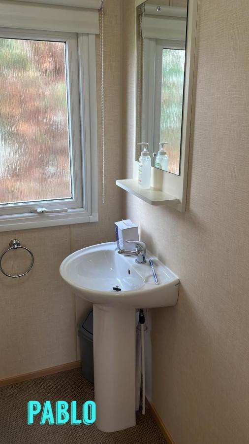 Towyn Six Berth En Suite Caravan Рил Екстериор снимка