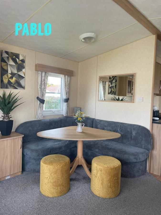 Towyn Six Berth En Suite Caravan Рил Екстериор снимка