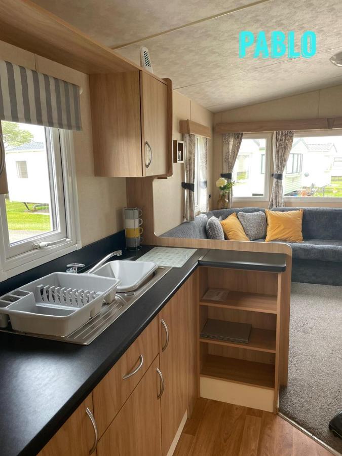 Towyn Six Berth En Suite Caravan Рил Екстериор снимка